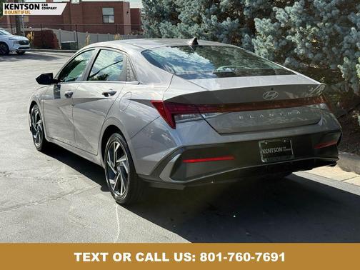 2025 Hyundai ELANTRA SEL