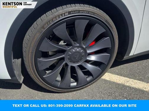 Pearl White Multi-Coat 2024 Tesla Model Y Performance Dual Motor All-Wheel Drive