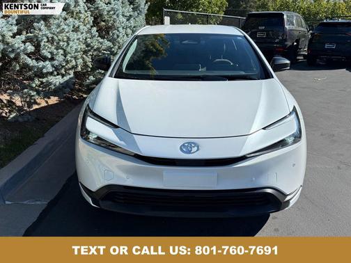 2025 Toyota Prius LE