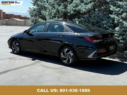 2024 Hyundai ELANTRA Limited