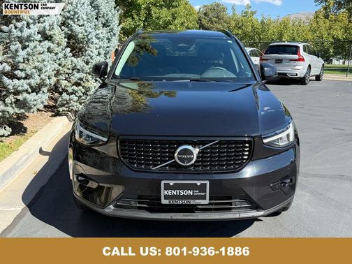 2025 Volvo XC40 B5 Plus Dark Theme