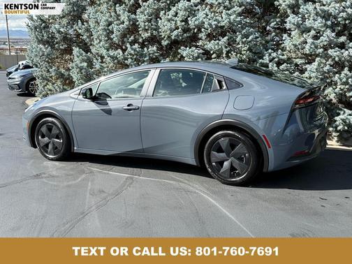 2025 Toyota Prius LE