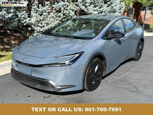 2025 Toyota Prius LE