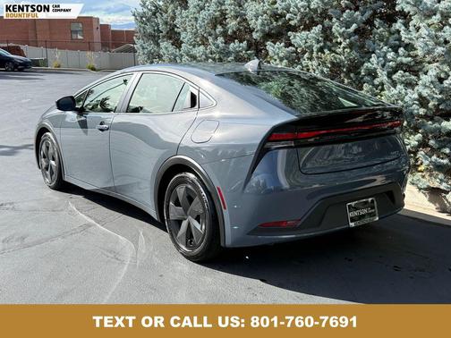 2025 Toyota Prius LE