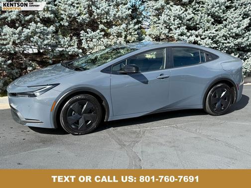 2025 Toyota Prius LE