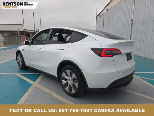 Pearl White Multi-Coat 2023 Tesla Model Y Long Range Dual Motor All-Wheel Drive