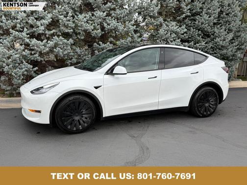 2022 Tesla Model Y Long Range Dual Motor All-Wheel Drive