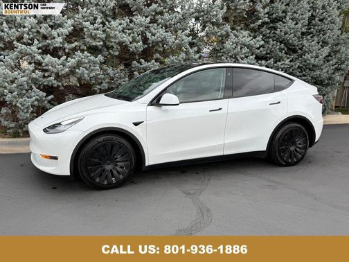 2022 Tesla Model Y Long Range Dual Motor All-Wheel Drive