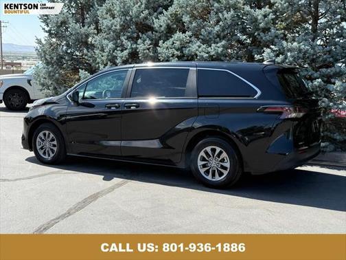 2025 Toyota Sienna LE