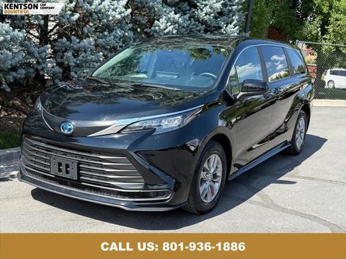 2025 Toyota Sienna LE