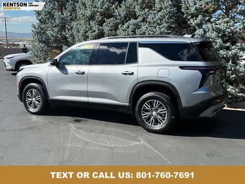 2025 Chevrolet Traverse LT