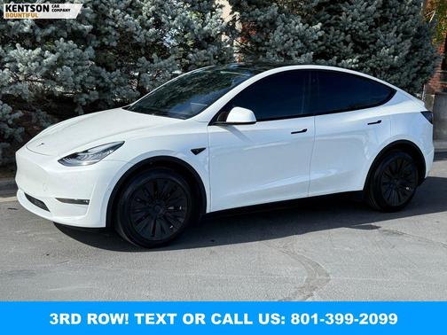 Pearl White Multi-Coat 2022 Tesla Model Y Long Range Dual Motor All-Wheel Drive
