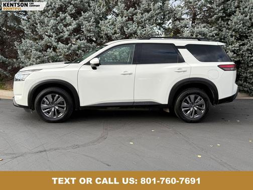 2025 Nissan Pathfinder SV 4WD