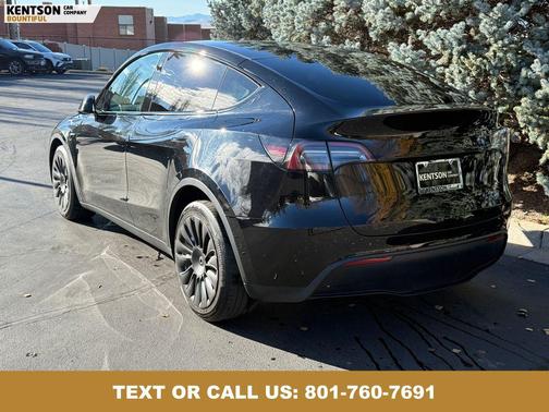 2022 Tesla Model Y Long Range Dual Motor All-Wheel Drive