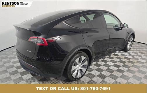 2022 Tesla Model Y Long Range Dual Motor All-Wheel Drive