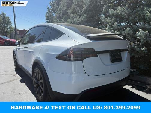Pearl White Multi-Coat 2023 Tesla Model X Base