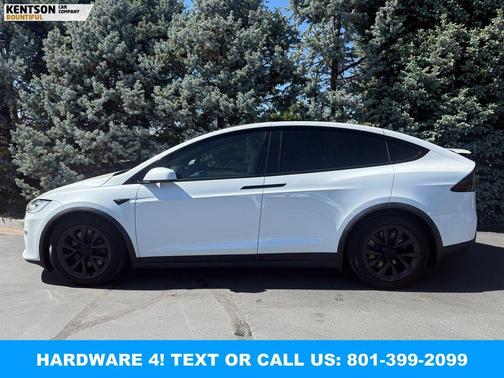 Pearl White Multi-Coat 2023 Tesla Model X Base