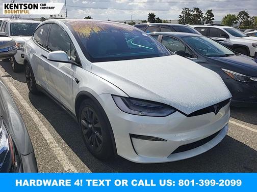 Pearl White Multi-Coat 2023 Tesla Model X Base