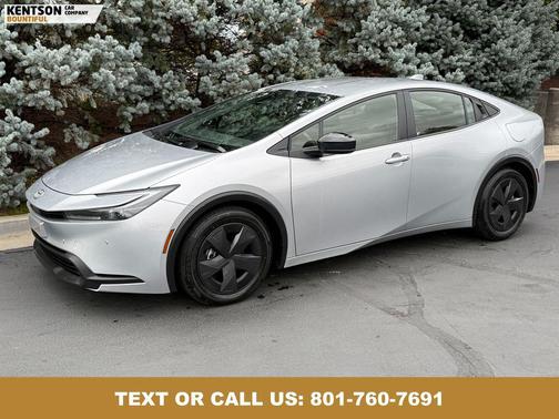 2025 Toyota Prius LE