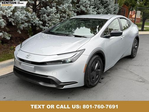 2025 Toyota Prius LE