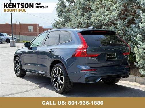 2024 Volvo XC60 B5 Plus Dark Theme