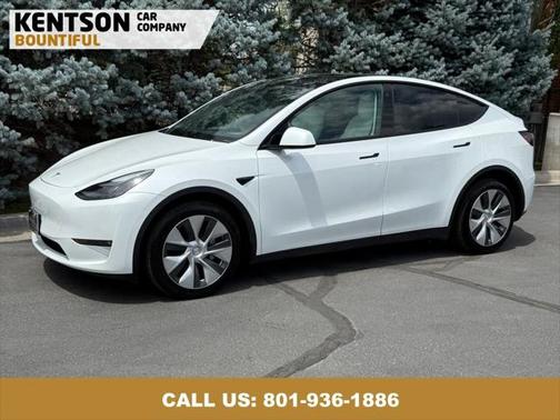 2022 Tesla Model Y Long Range Dual Motor All-Wheel Drive
