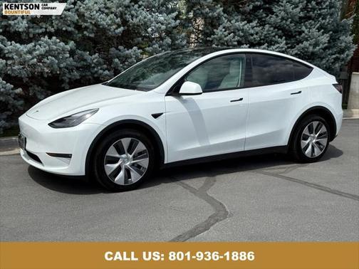 2022 Tesla Model Y Long Range Dual Motor All-Wheel Drive