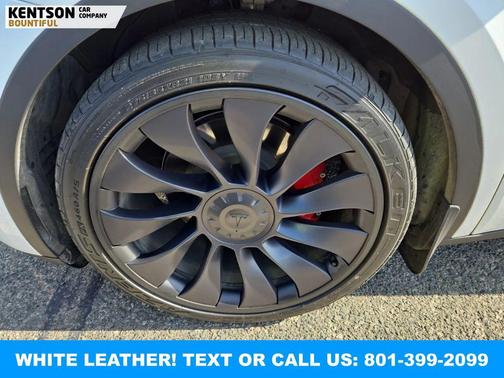 Pearl White Multi-Coat 2024 Tesla Model Y Performance Dual Motor All-Wheel Drive