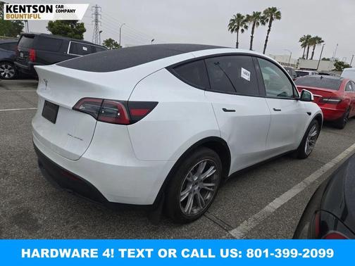 Pearl White Multi-Coat 2023 Tesla Model Y Long Range Dual Motor All-Wheel Drive