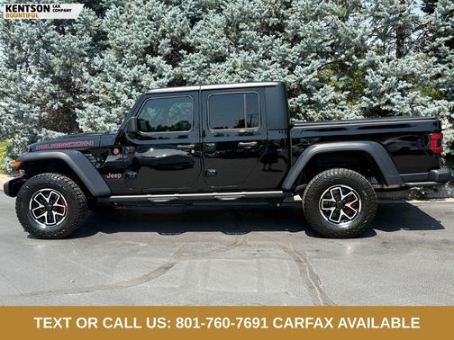 Black Clearcoat 2025 Jeep Gladiator Rubicon