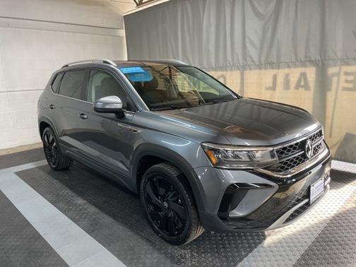 Platinum Gray Metallic 2023 Volkswagen Taos 1.5T SE