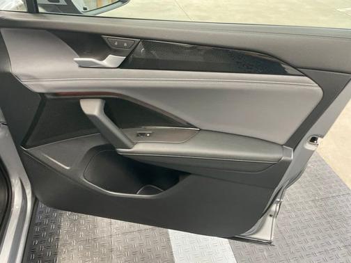 Pyrite Silver Metallic 2025 Volkswagen Tiguan 2.0T SE