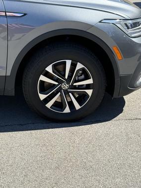 2024 Volkswagen Tiguan 2.0T S