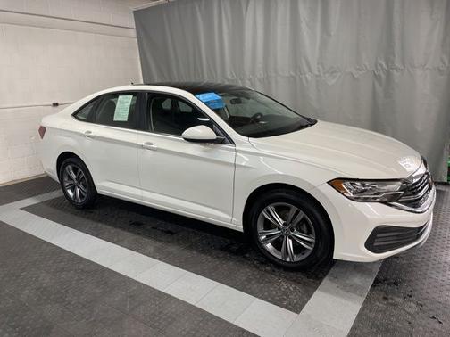 Opal White Pearl Effect 2024 Volkswagen Jetta 1.5T SE