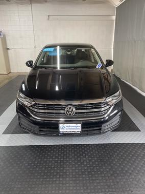 Deep Black Pearl Effect 2023 Volkswagen Jetta 1.5T SE
