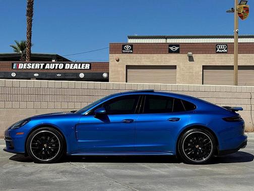 2017 Porsche Panamera Luxury