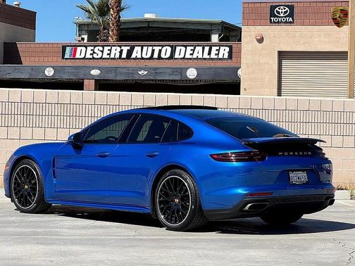 2017 Porsche Panamera Luxury