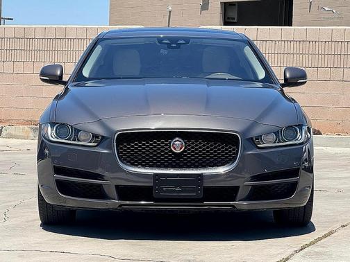2017 Jaguar XE 35t Premium