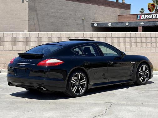 2013 Porsche Panamera Platinum Edition