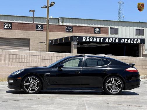 2013 Porsche Panamera Platinum Edition
