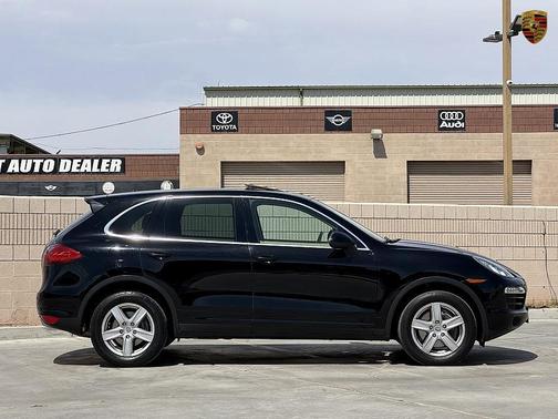 2011 Porsche Cayenne Base