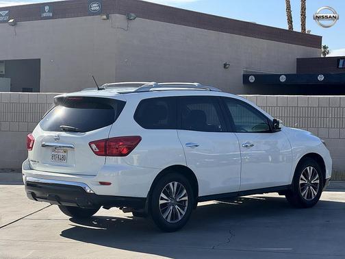 2018 Nissan Pathfinder S