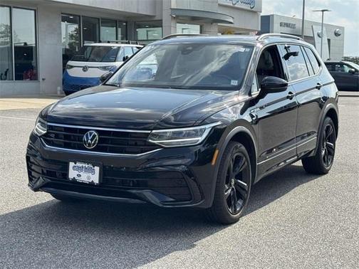 2023 Volkswagen Tiguan 2.0T SE R-Line Black