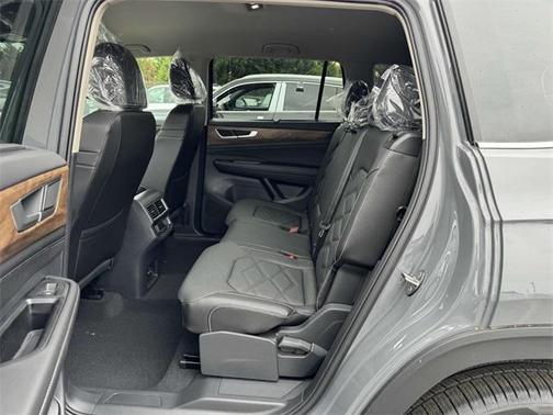2025 Volkswagen Atlas 2.0T SE