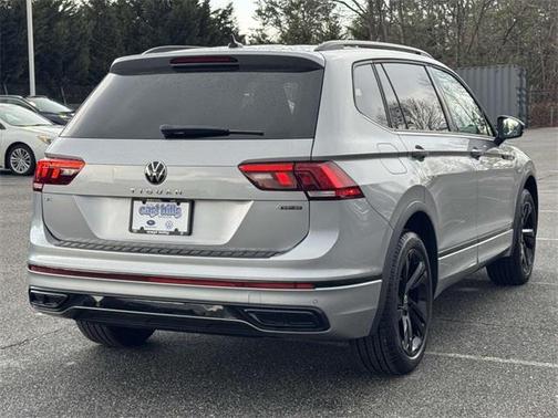 2024 Volkswagen Tiguan 2.0T SE R-Line Black