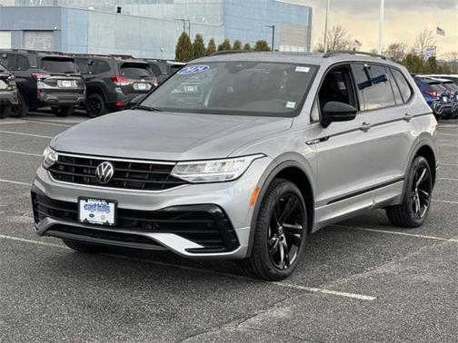 2024 Volkswagen Tiguan 2.0T SE R-Line Black