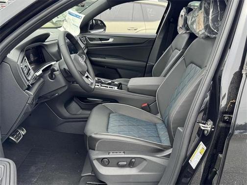 2025 Volkswagen Atlas Cross Sport 2.0T SEL Premium R-Line