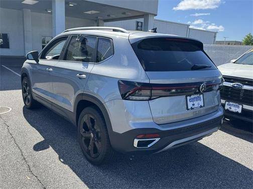 2025 Volkswagen Taos 1.5T SEL