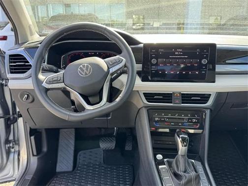 2025 Volkswagen Taos 1.5T SEL