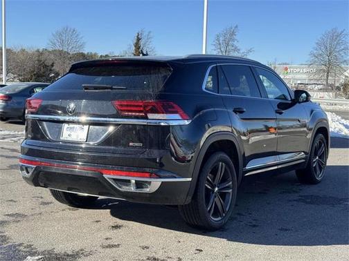 2022 Volkswagen Atlas Cross Sport 2.0T SEL R-Line